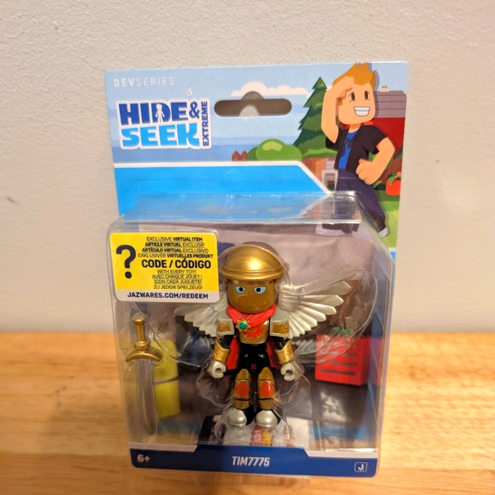 Hide & Seek Extreme Action Figure - Gold and Silver Brand New With Tag